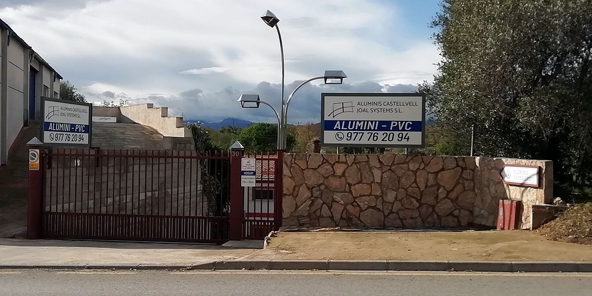 Aluminis_Castellvell_Entrada
